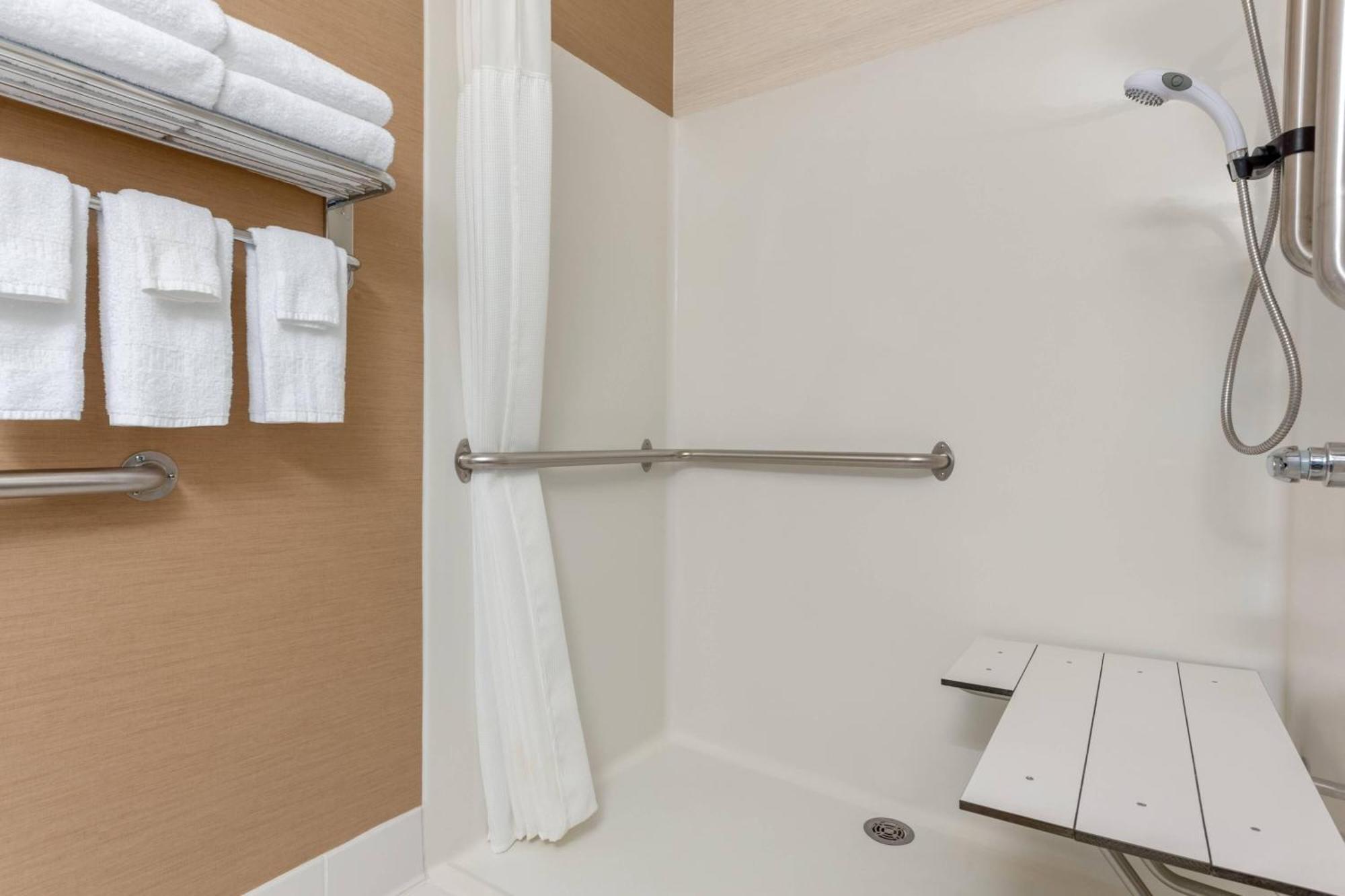 Fairfield Inn & Suites Stevens Point Bagian luar foto